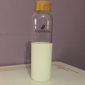 5/$18 Poshmark Glass Water Bottle with Bamboo Lid